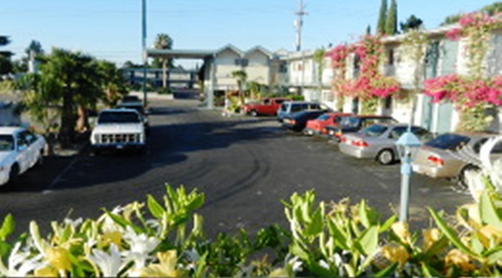 Antioch Executive Inn ภายนอก รูปภาพ